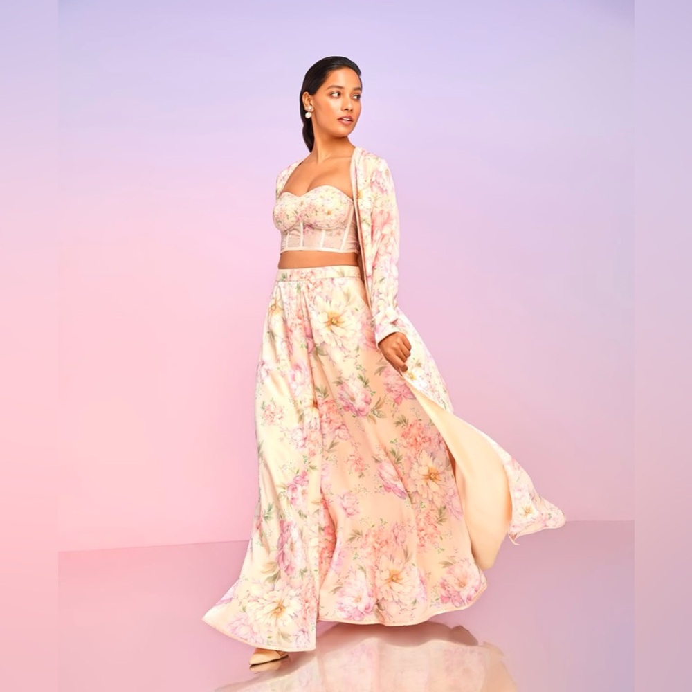 Lashkaraa Peach Corset Set